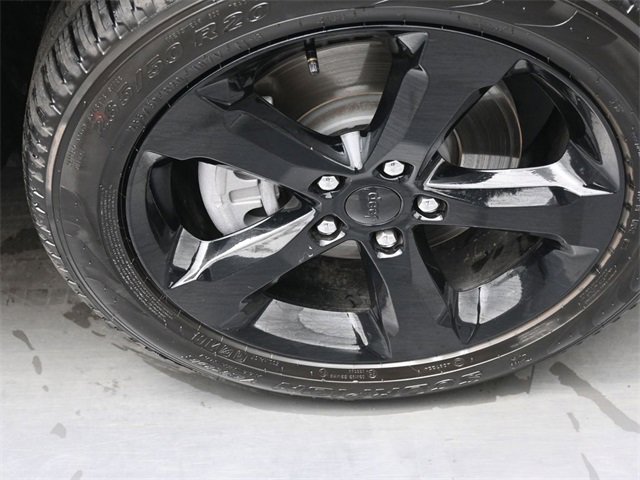 Used 2025 Jeep Grand Cherokee L Limited w/ Black Appearance Package image 32