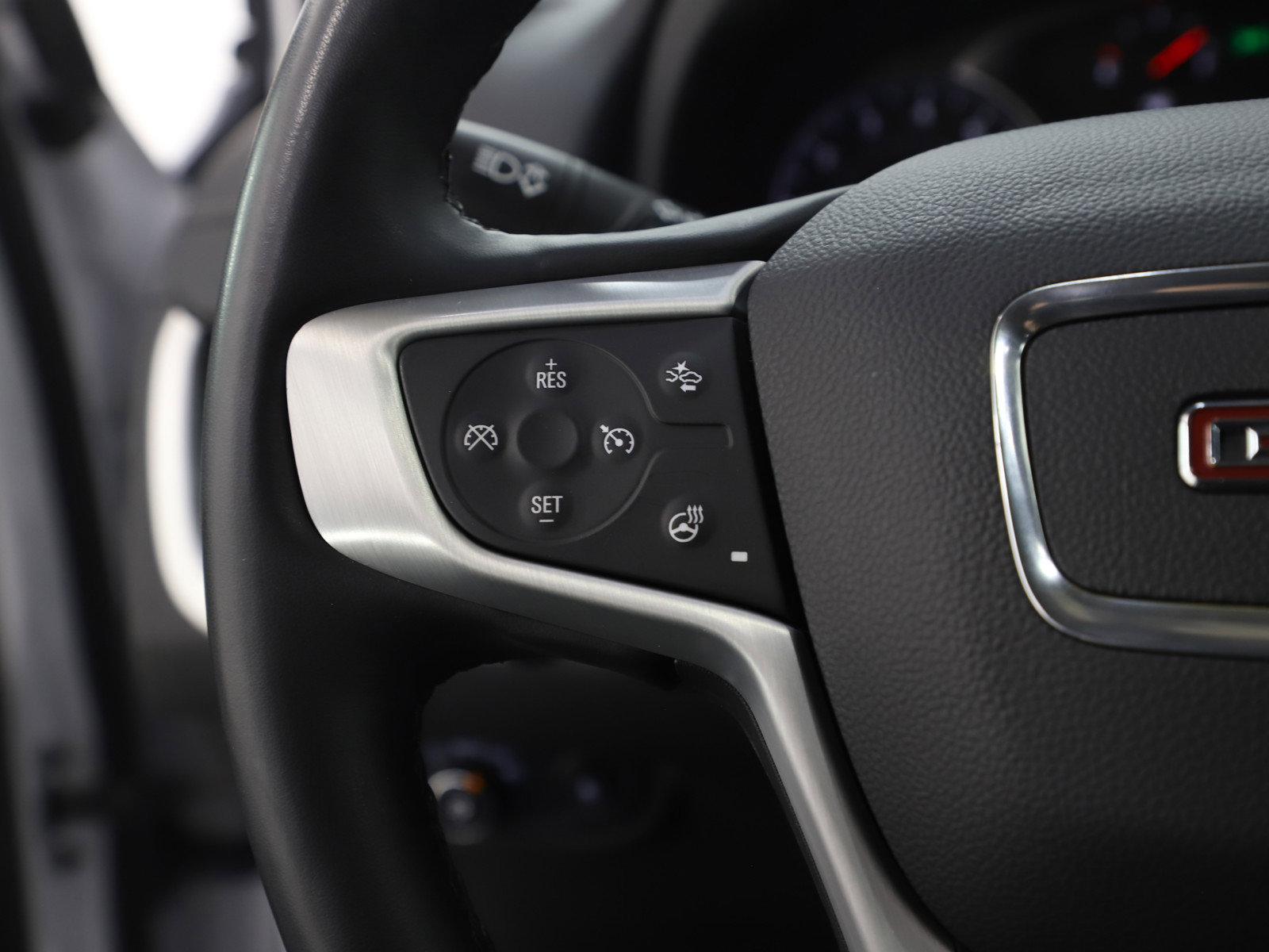 Used 2024 GMC Terrain SLT image 27