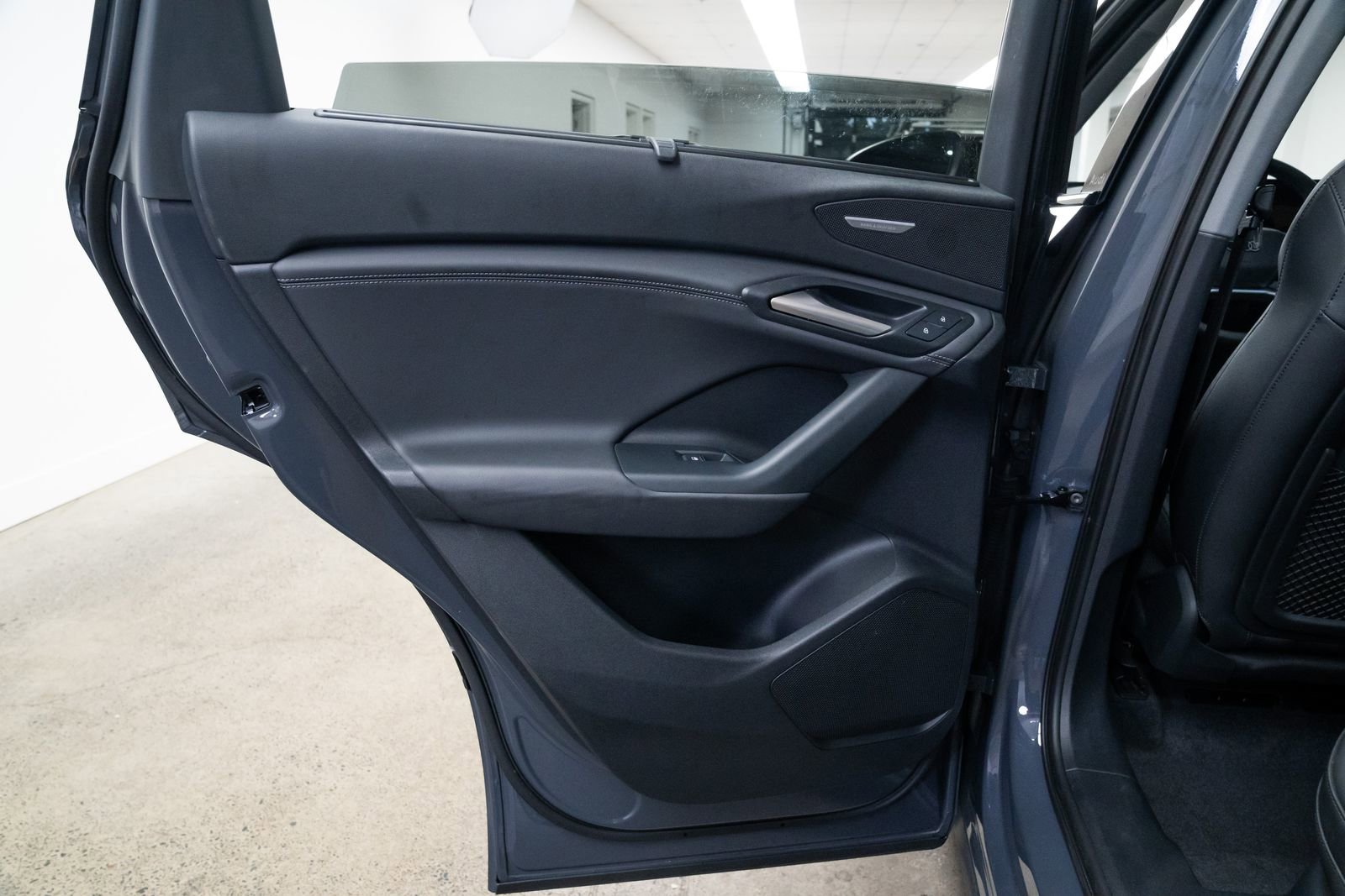 Used 2025 Audi Q6 e-tron Premium Plus w/ Premium Plus image 19