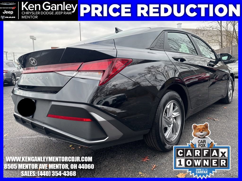 Used 2024 Hyundai Elantra SE image 3