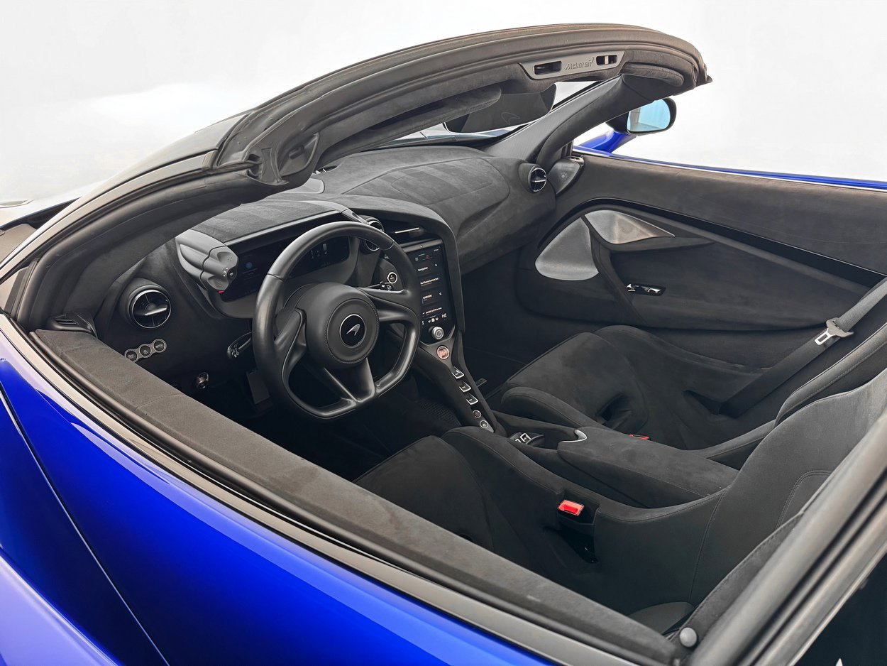 Used 2024 McLaren 750S Spider image 29
