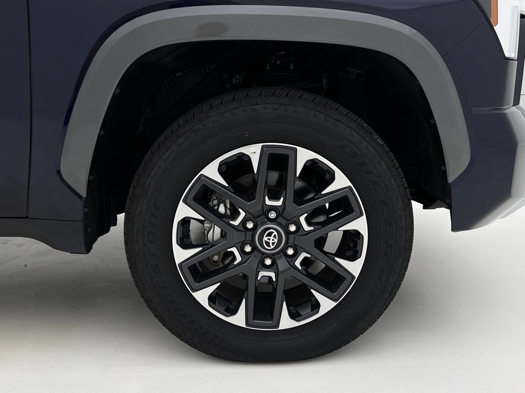 Used 2025 Toyota Tundra Limited AWD/4WD image 30