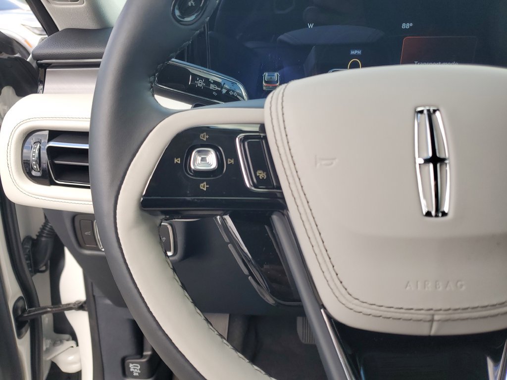 New 2026 Lincoln Aviator 2WD image 25