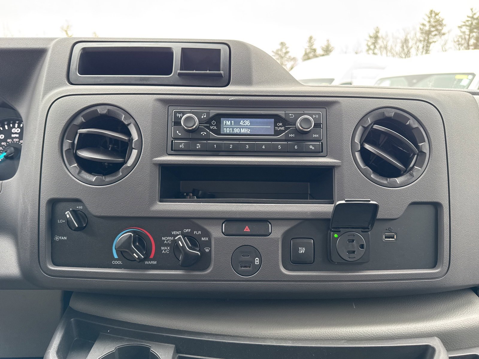 New 2025 Ford E-350 and Econoline 350 Super Duty w/ Power Equipment Group image 28