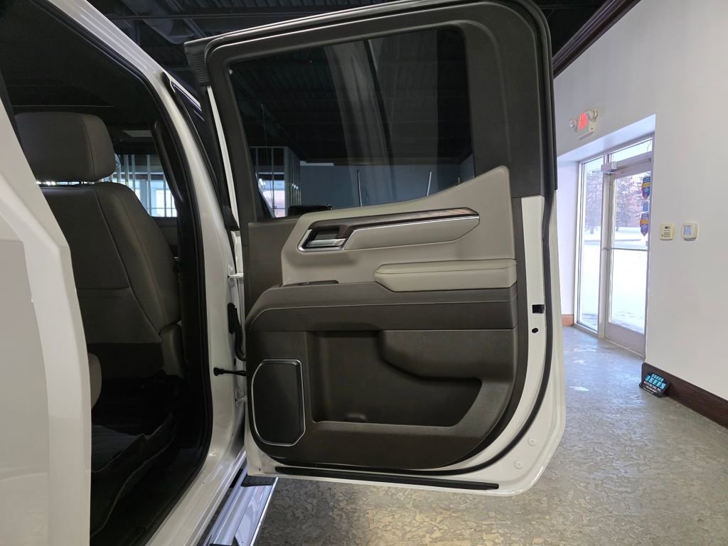 Used 2023 GMC Sierra 1500 SLT w/ SLT Premium Package image 28