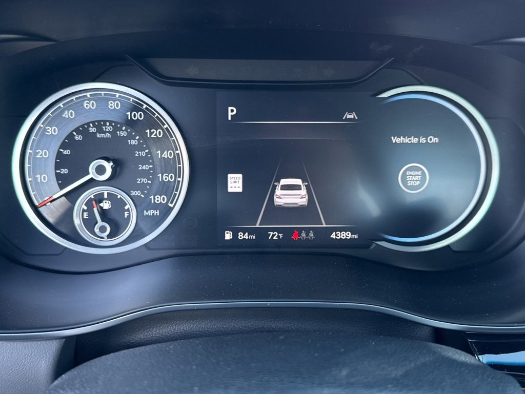 Used 2025 Genesis G70 2.5T w/ Sport Prestige Package image 9