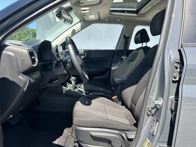 Certified 2024 Hyundai Venue SEL FWD image 11
