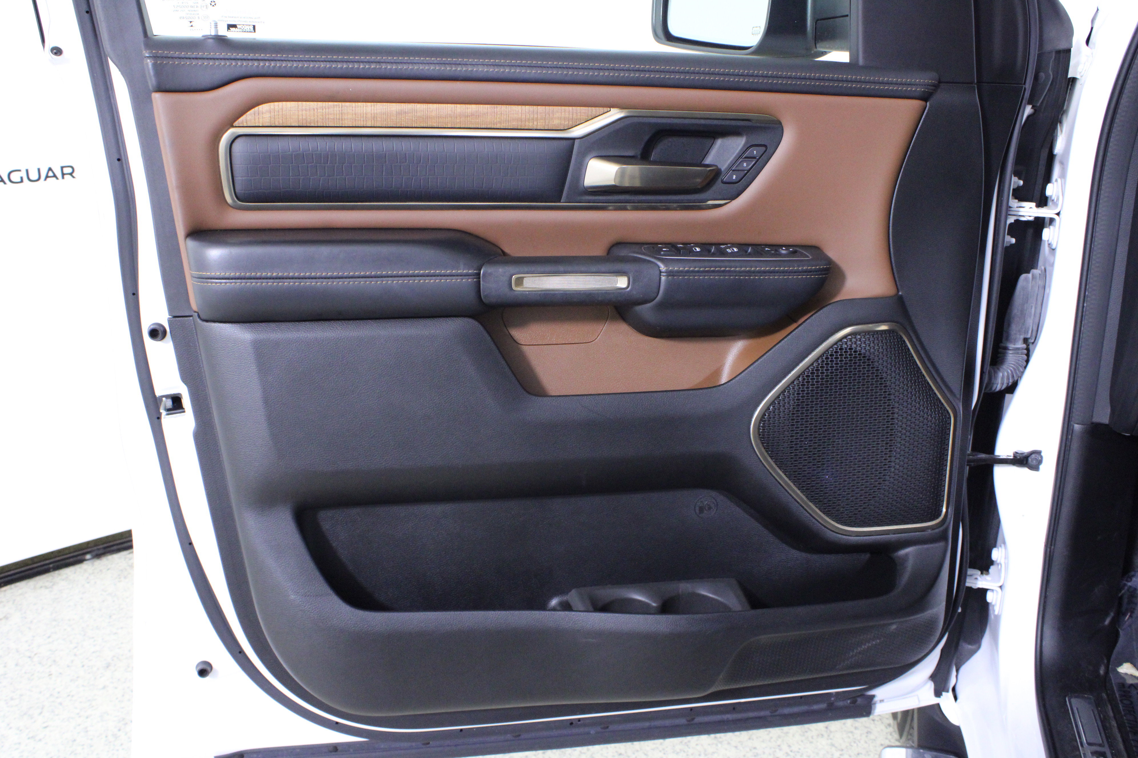 Used 2023 RAM 1500 Limited w/ Body Color Bumper Group image 22