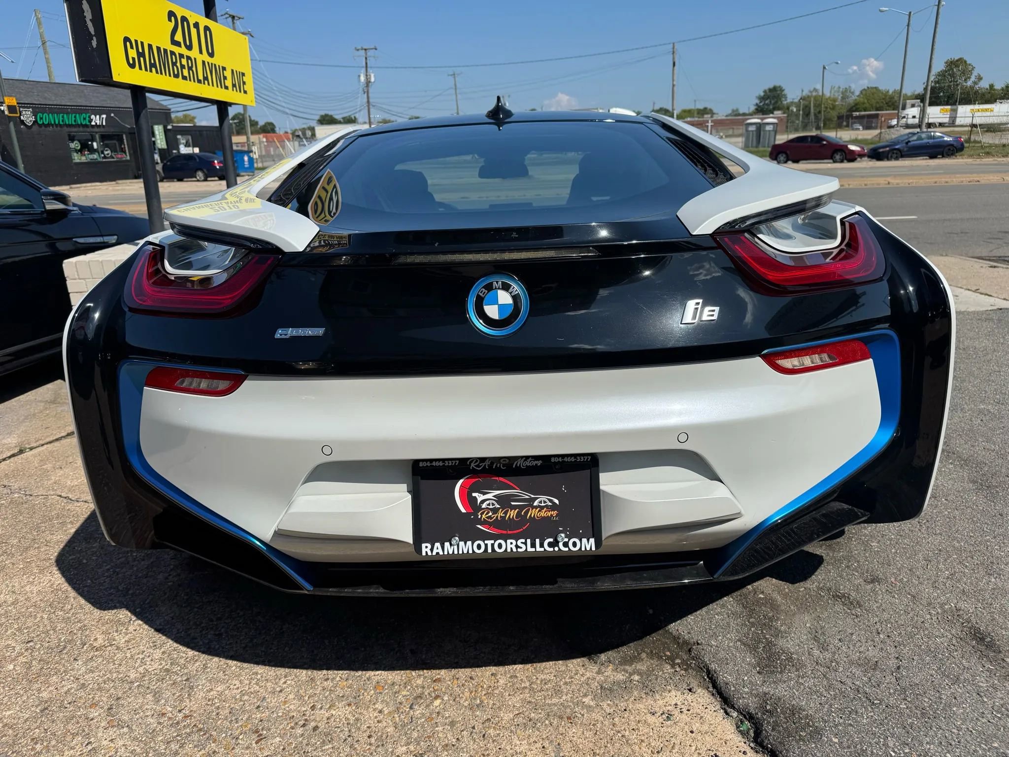 Used 2016 BMW i8 image 4