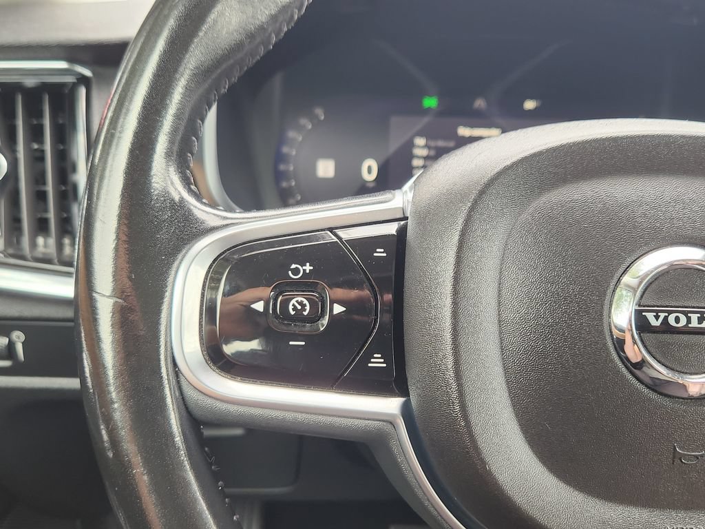 Used 2022 Volvo S90 B6 Momentum AWD/4WD image 17