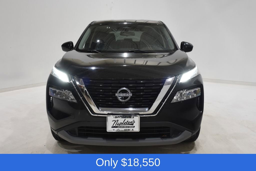 Used 2023 Nissan Rogue SV image 2