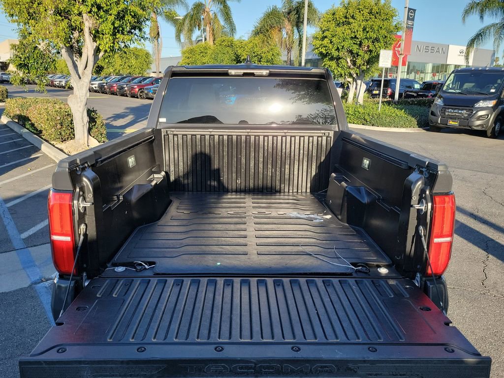 Used 2025 Toyota Tacoma SR5 image 15