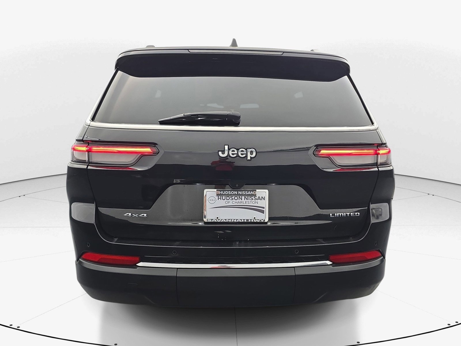 Used 2023 Jeep Grand Cherokee L Limited AWD/4WD image 7