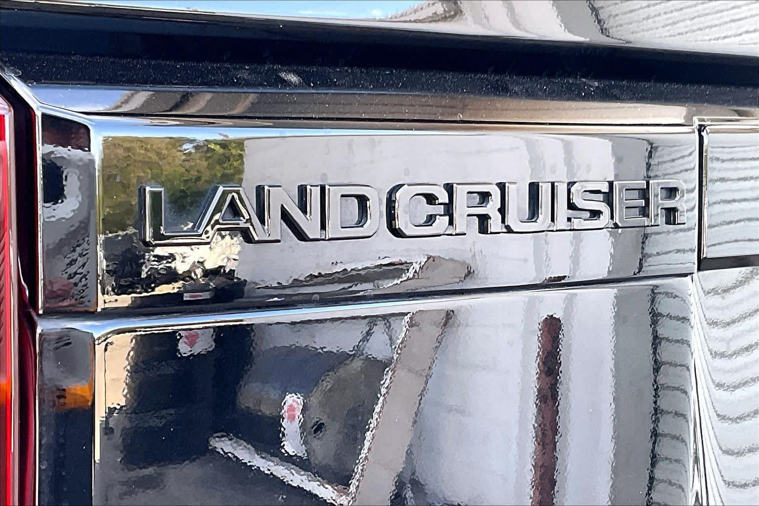 Used 2025 Toyota Land Cruiser w/ Premium Package AWD/4WD image 19