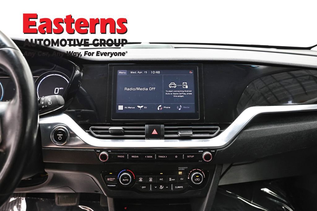 Used 2022 Kia Niro EX w/ Cold Weather Package FWD image 12