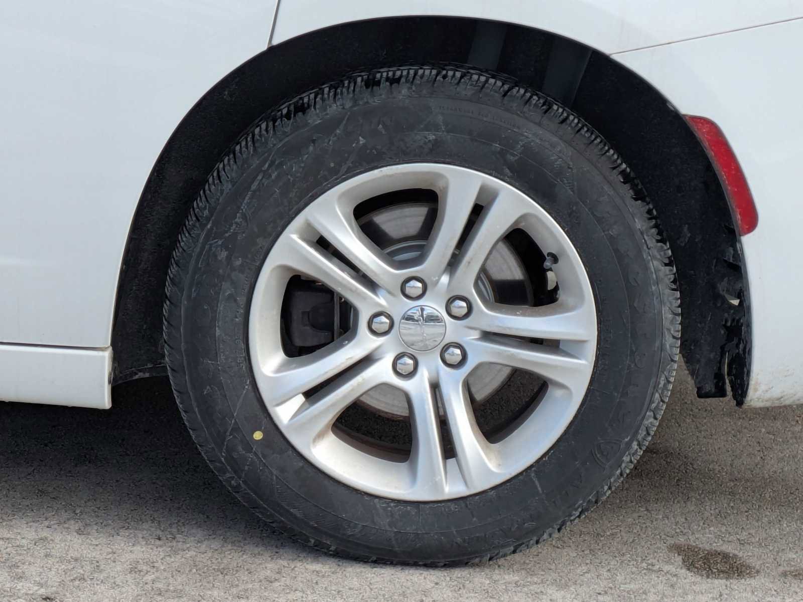 Used 2020 Dodge Charger SXT w/ Leather Interior Group image 13