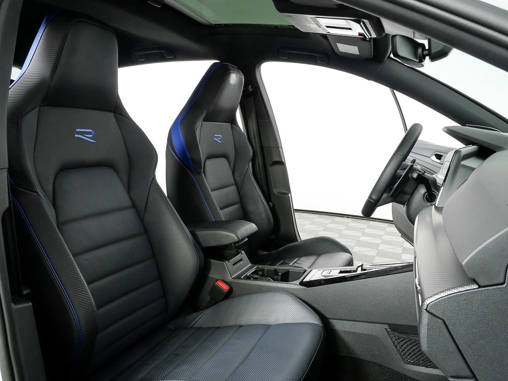Used 2023 Volkswagen Golf R image 22