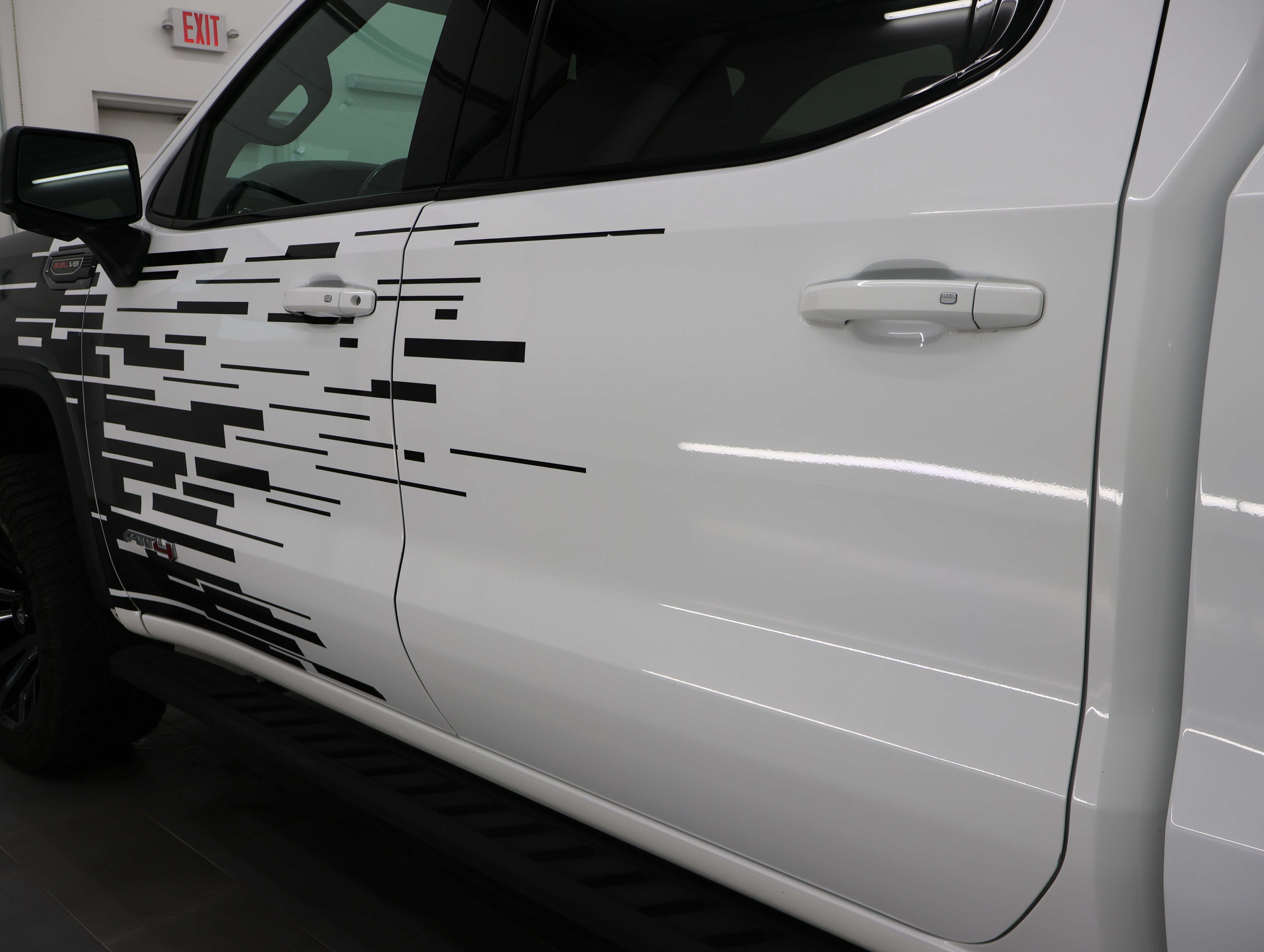 Used 2022 GMC Sierra 1500 AT4 w/ AT4 Premium Package AWD/4WD image 33