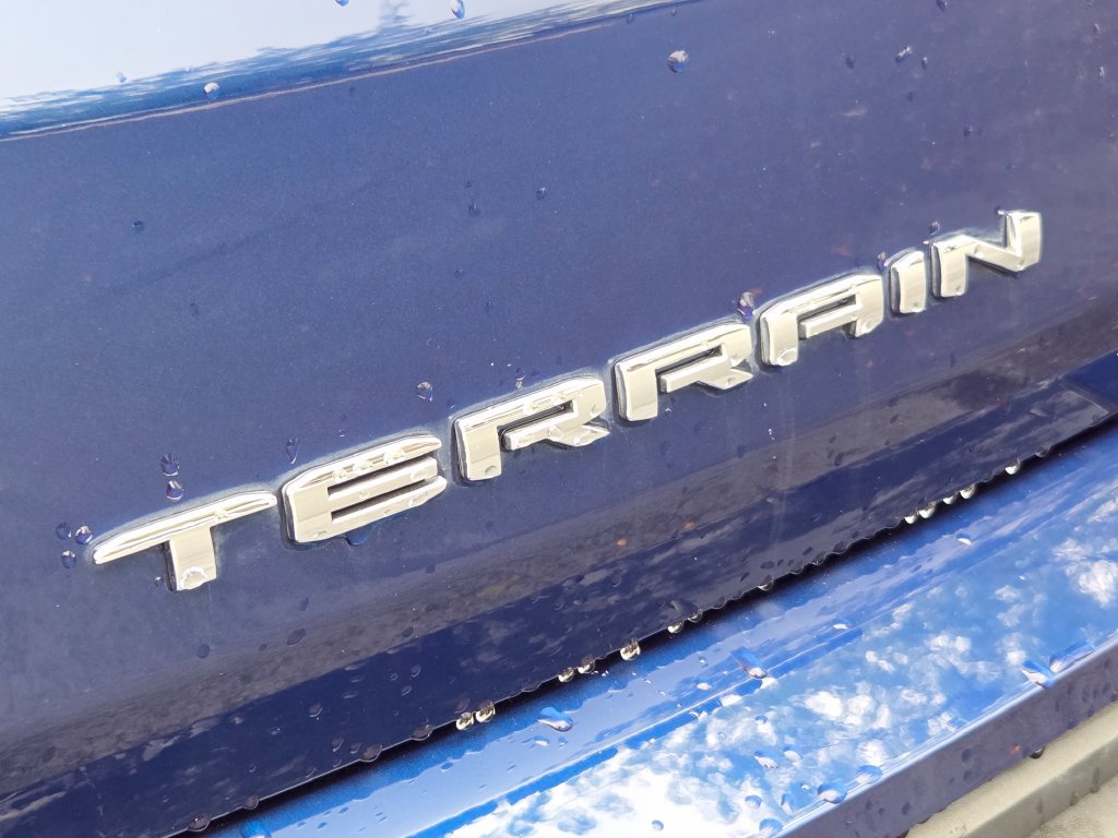Used 2023 GMC Terrain SLE w/ Driver Convenience Package AWD/4WD image 17