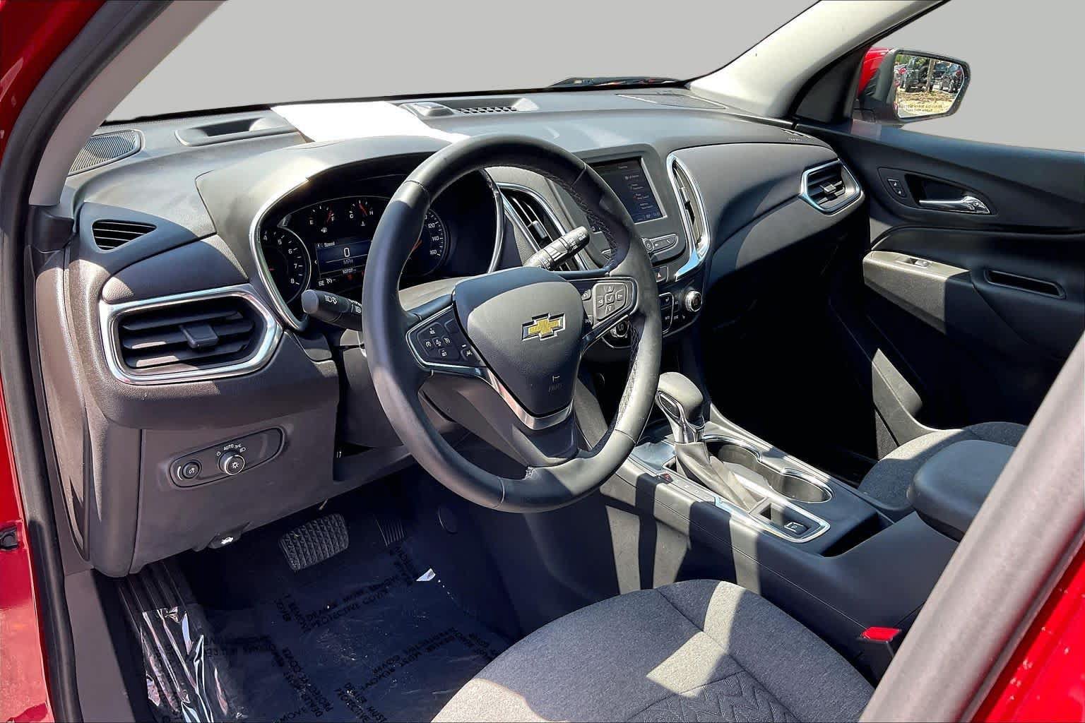 Used 2024 Chevrolet Equinox LT w/ LPO, Floor Liner Package FWD image 14