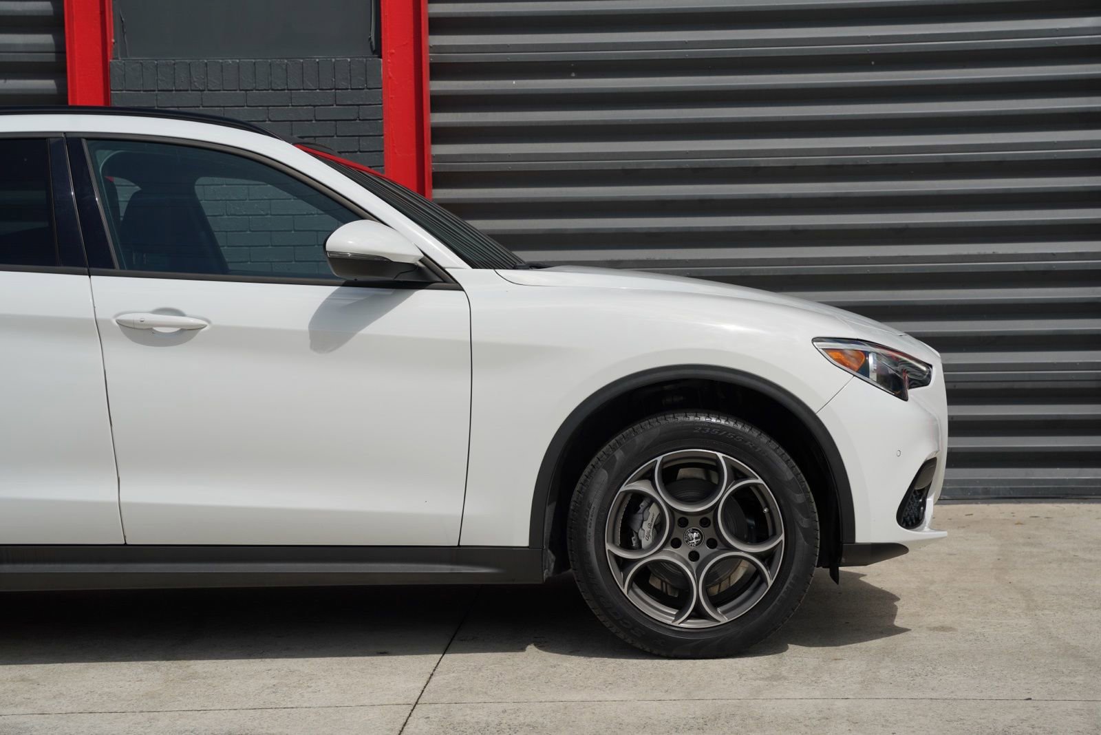 Used 2023 Alfa Romeo Stelvio Sprint RWD image 4