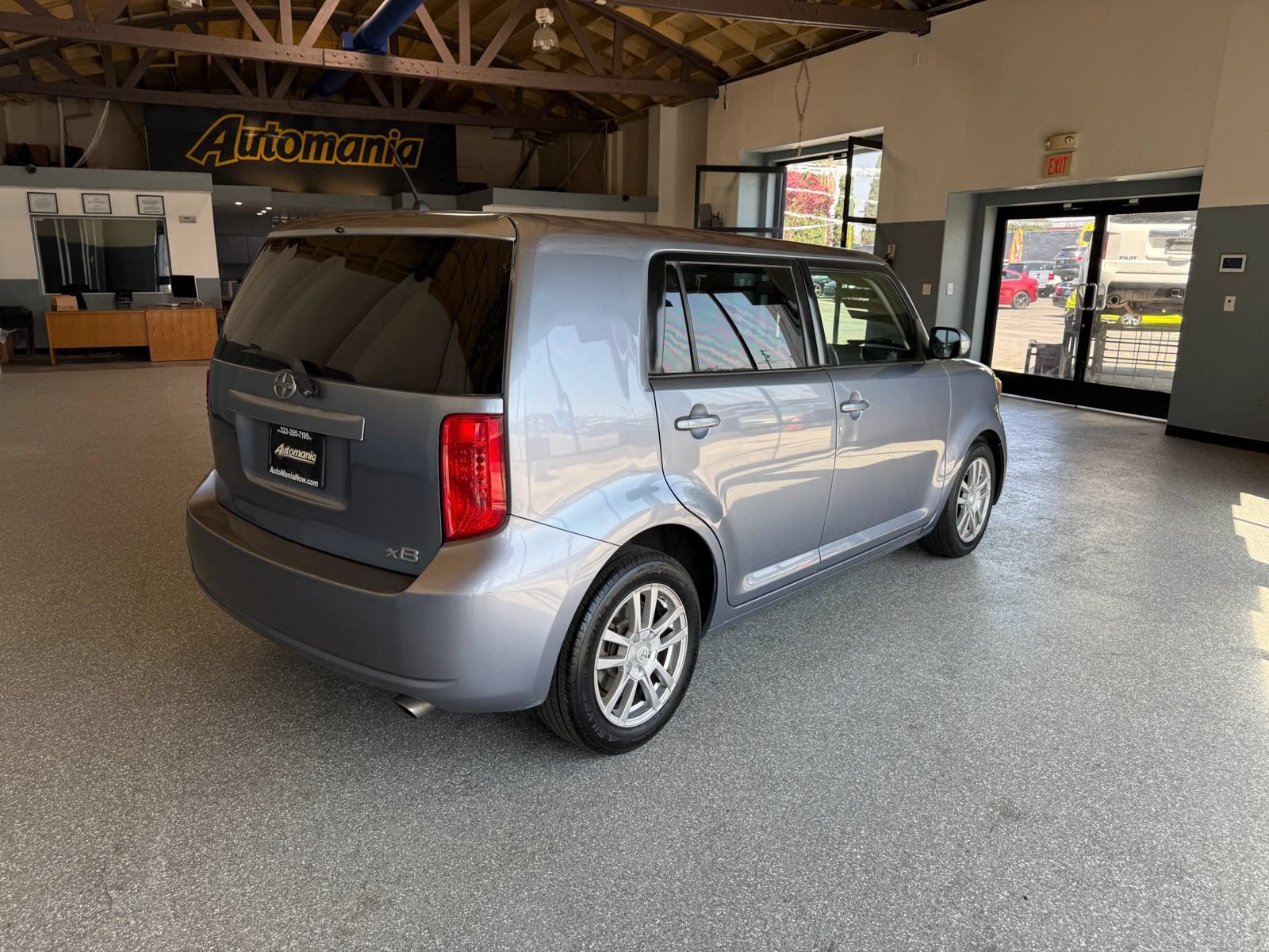 Used 2009 Scion xB FWD image 7