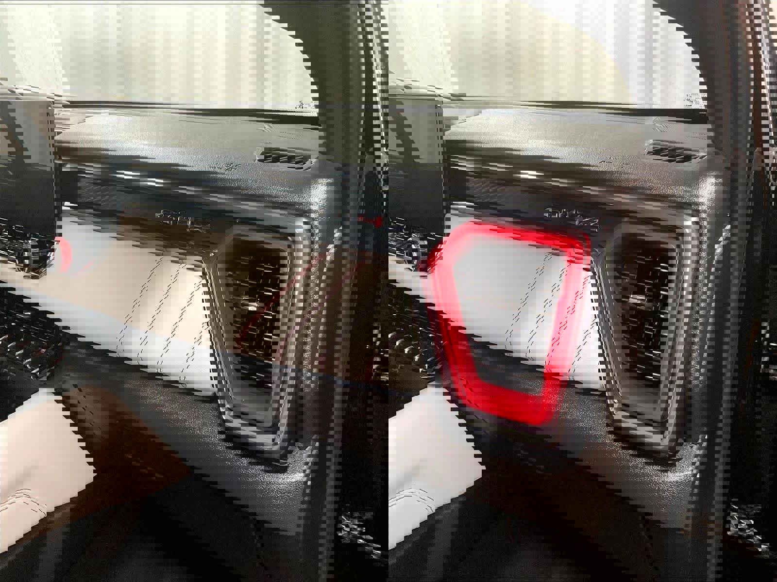 Used 2024 GMC Canyon AT4X AWD/4WD image 13