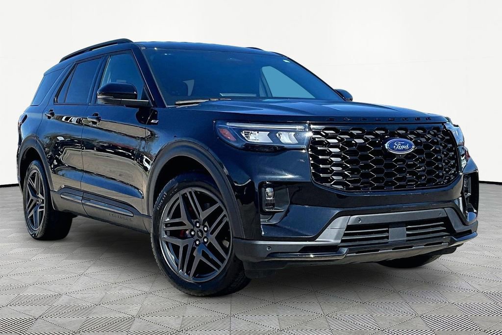 Certified 2025 Ford Explorer ST-Line w/ ST-Line Street Pack image 12