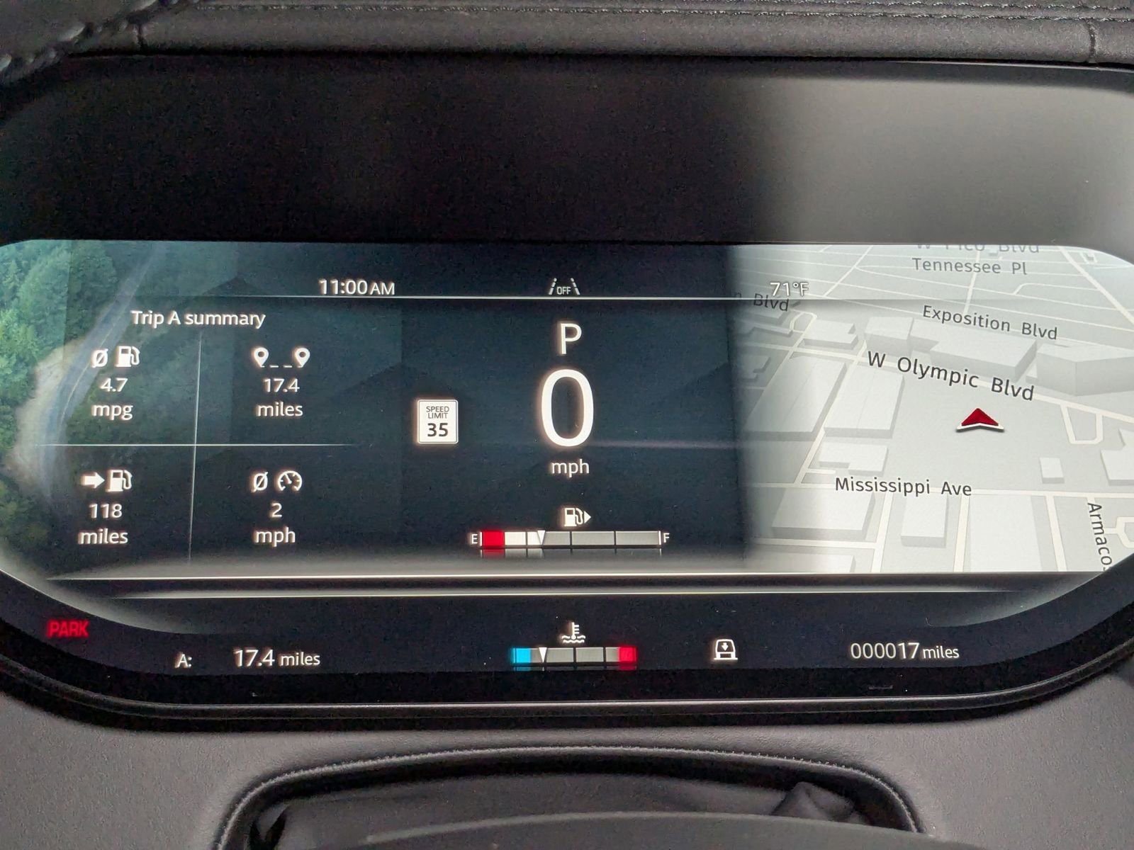 New 2025 Land Rover Range Rover Long Wheelbase SE image 11