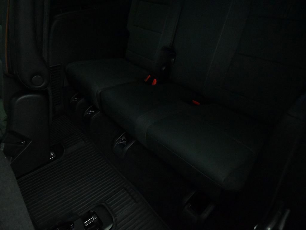 Used 2026 GMC Acadia AT4 image 18