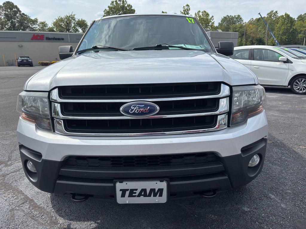 Used 2017 Ford Expedition XL w/ Equipment Group 101A AWD/4WD image 2
