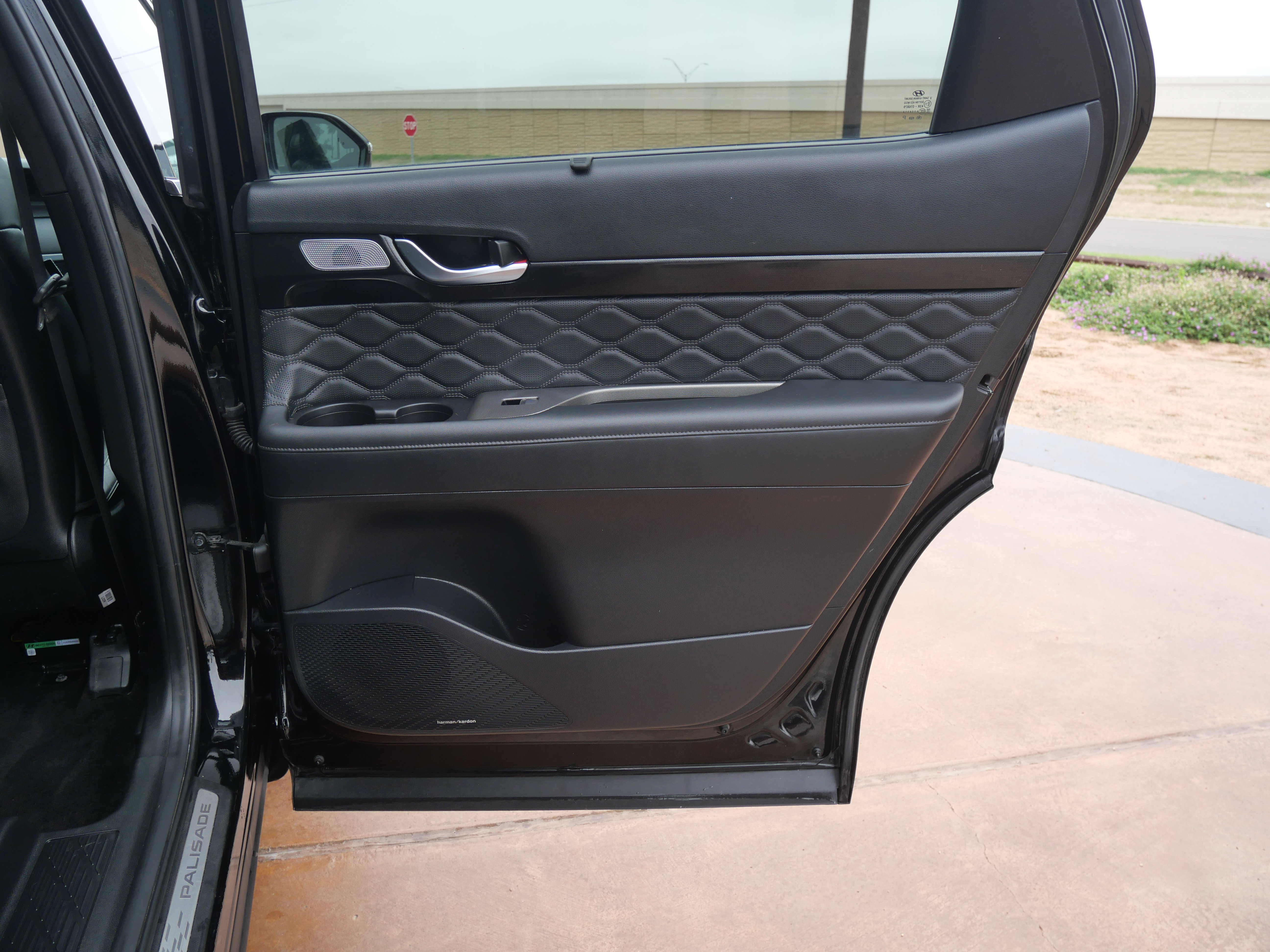 Used 2022 Hyundai Palisade Calligraphy image 14