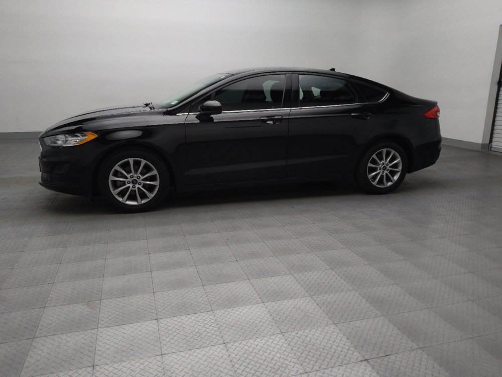 Used 2020 Ford Fusion SE FWD image 2