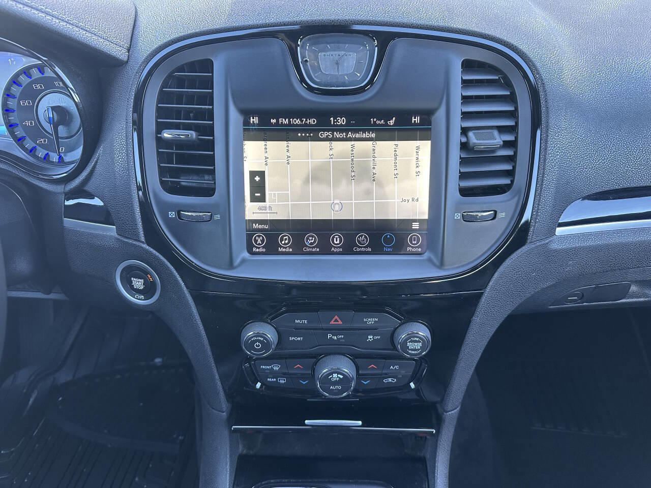 Used 2018 Chrysler 300 S w/ 300S Premium Group image 18