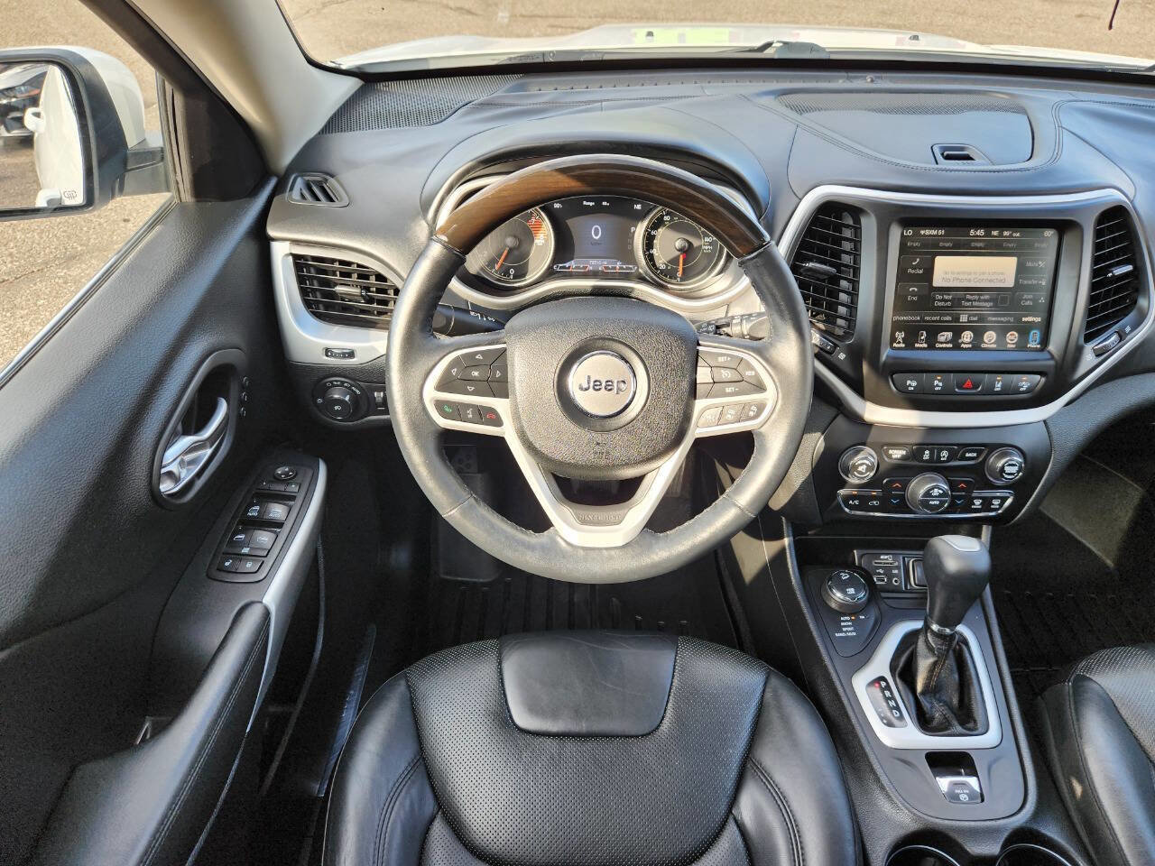 Used 2017 Jeep Cherokee Overland w/ Technology Group image 16