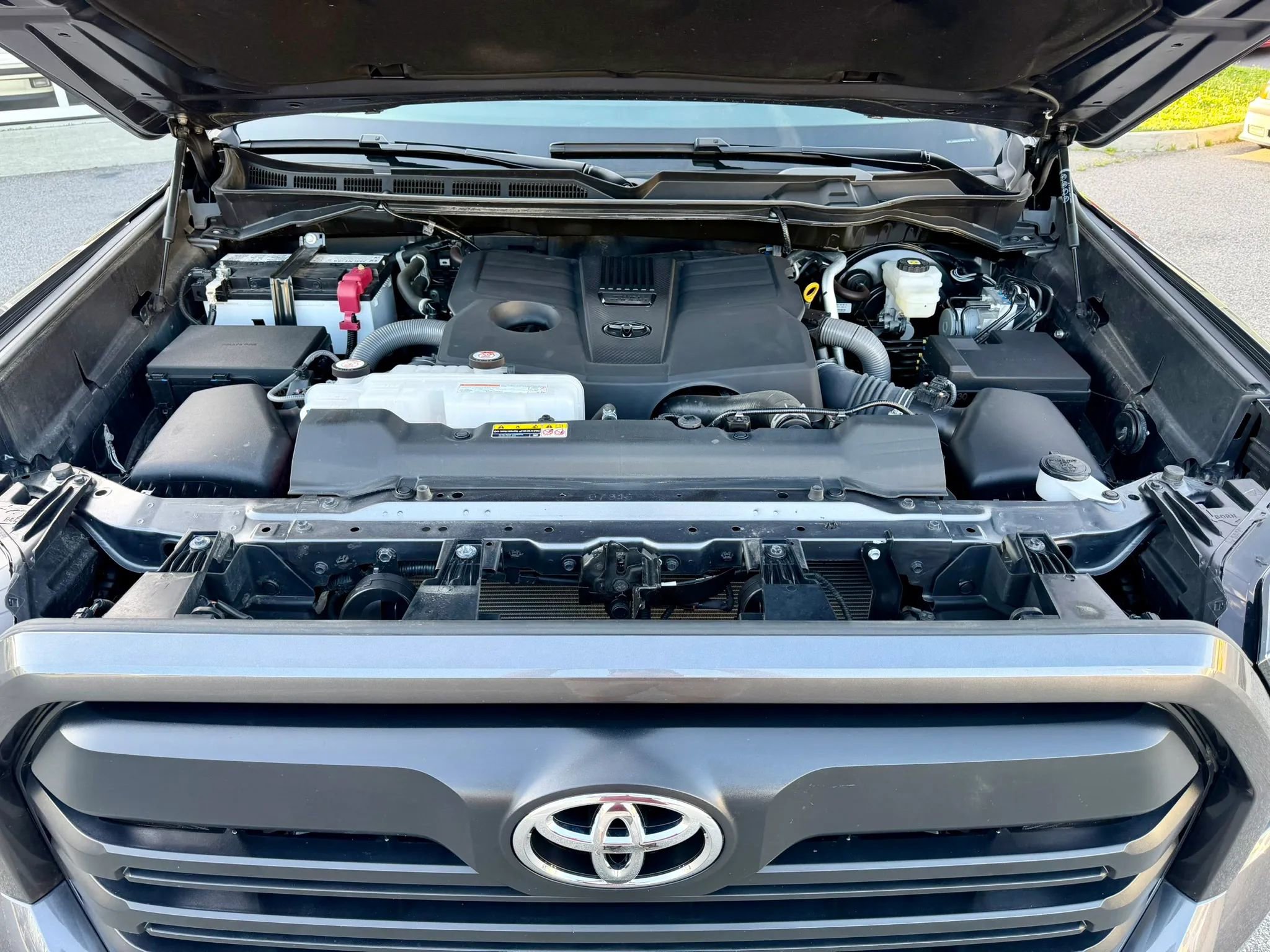 Used 2025 Toyota Tundra SR5 w/ SR5 Convenience Package image 10