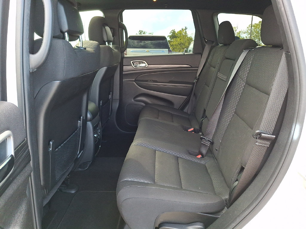 Used 2021 Jeep Grand Cherokee Laredo AWD/4WD image 13