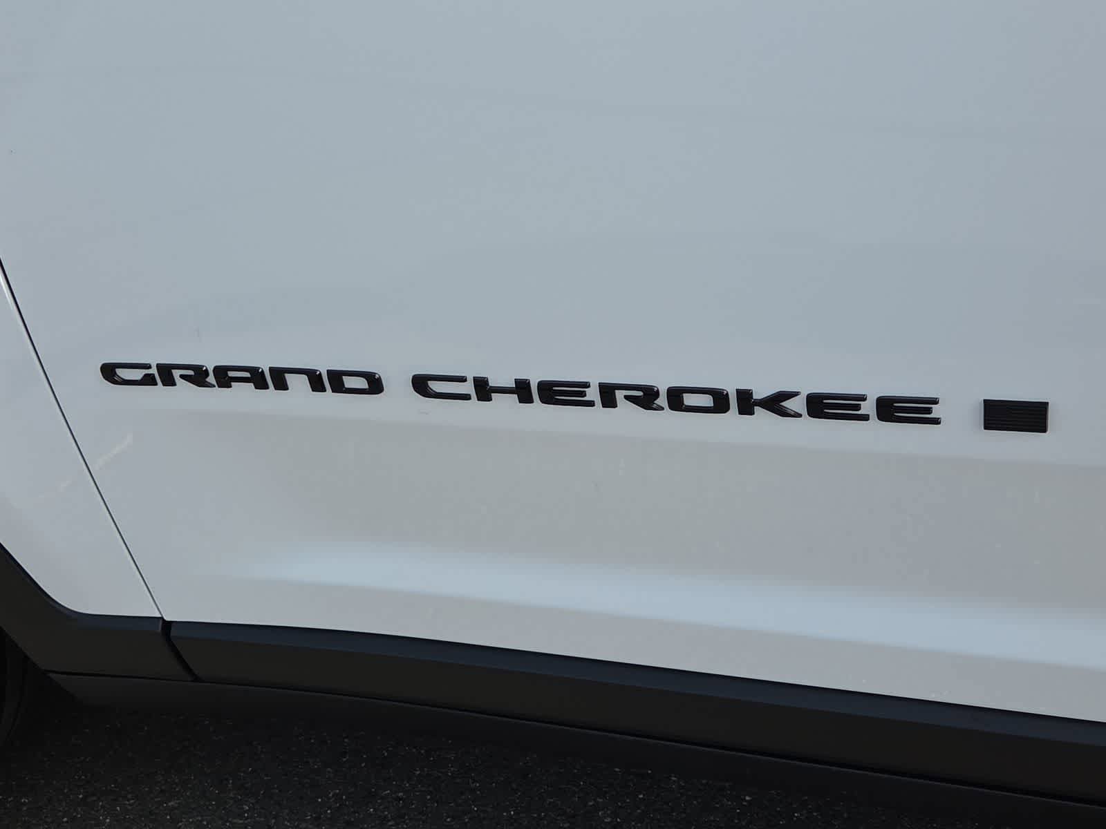 New 2026 Jeep Grand Cherokee Altitude AWD/4WD image 15