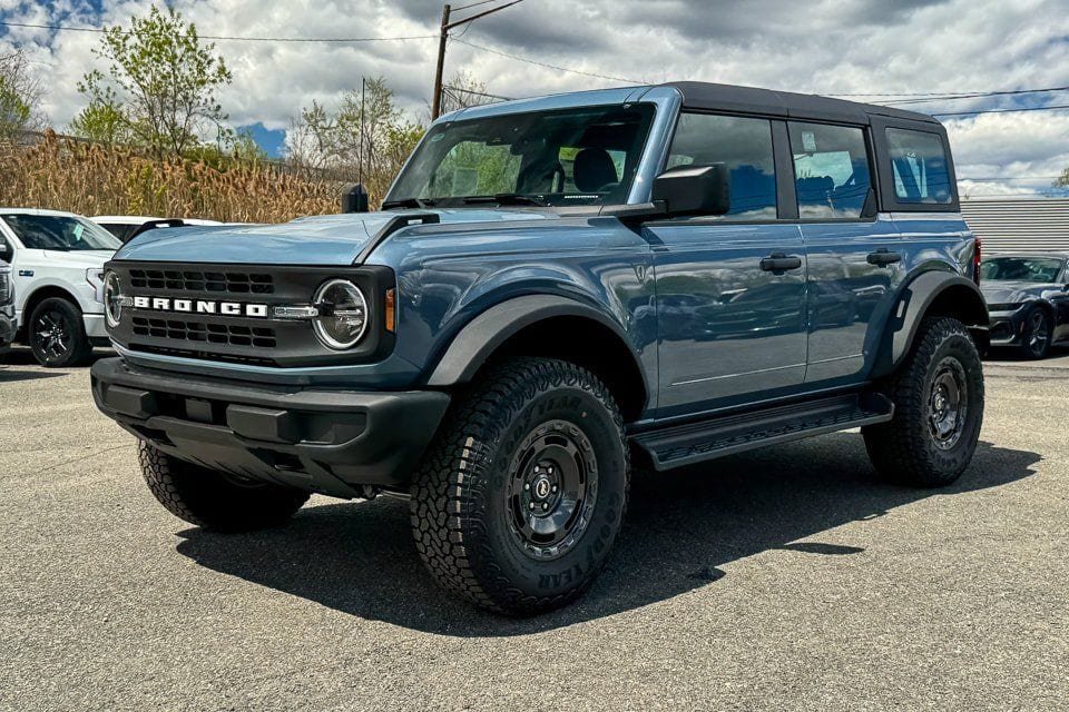 New 2025 Ford Bronco 4-Door w/ Sasquatch Package AWD/4WD image 7