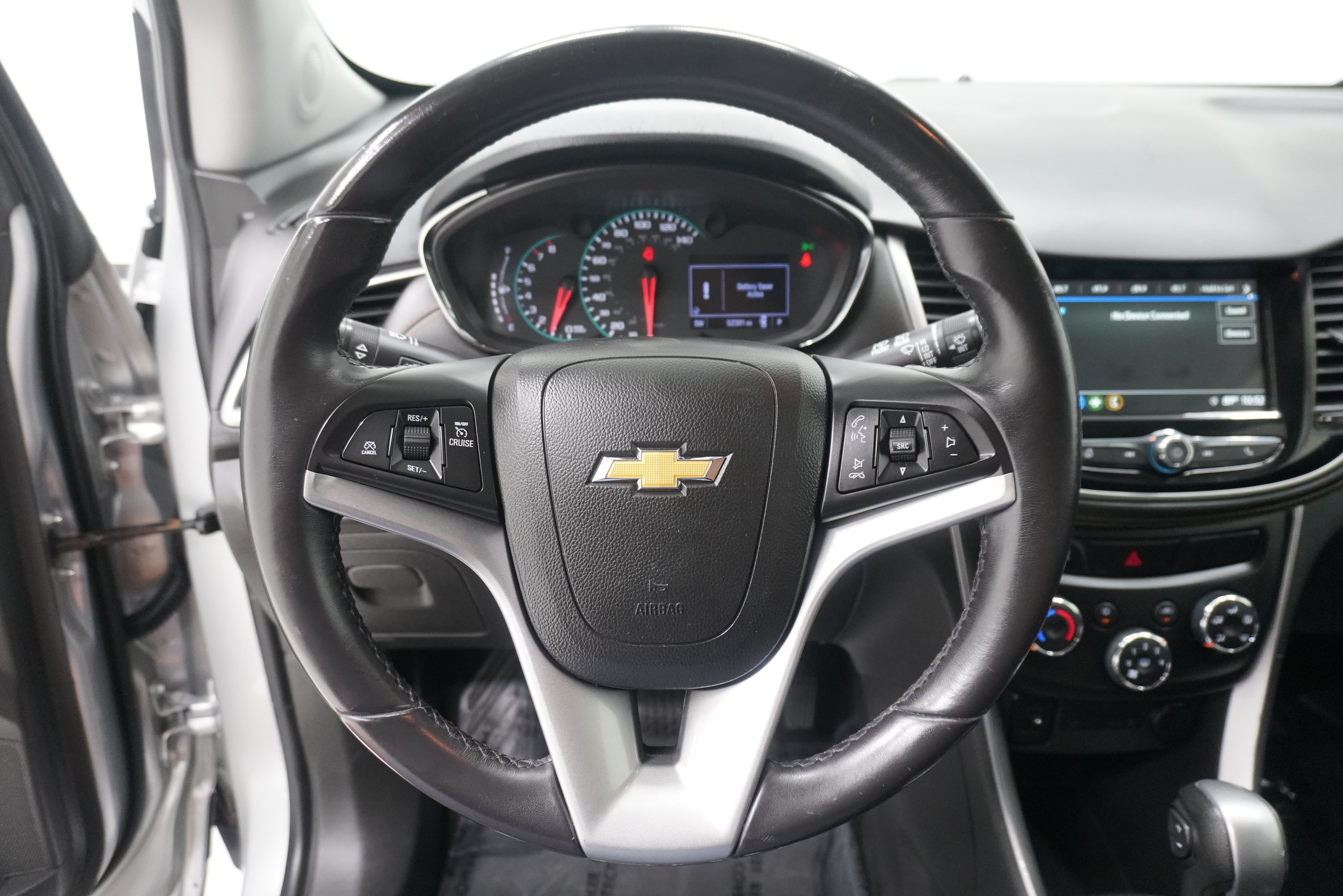 Used 2019 Chevrolet Trax LT w/ LT Convenience Package FWD image 16