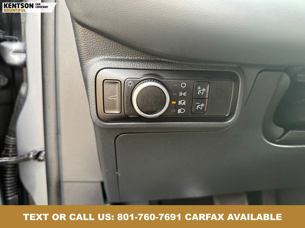 Used 2025 Ford Explorer Active AWD/4WD image 20