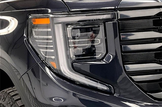 Used 2022 GMC Sierra 1500 AT4 image 33