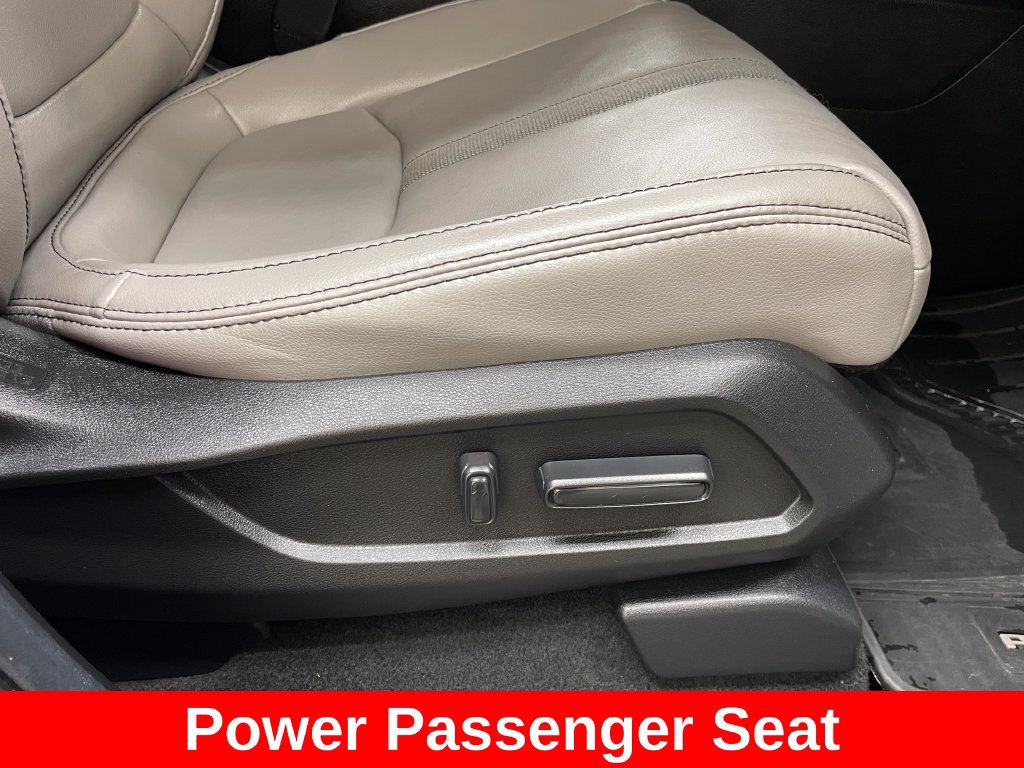 Used 2025 Honda Pilot EX-L image 9