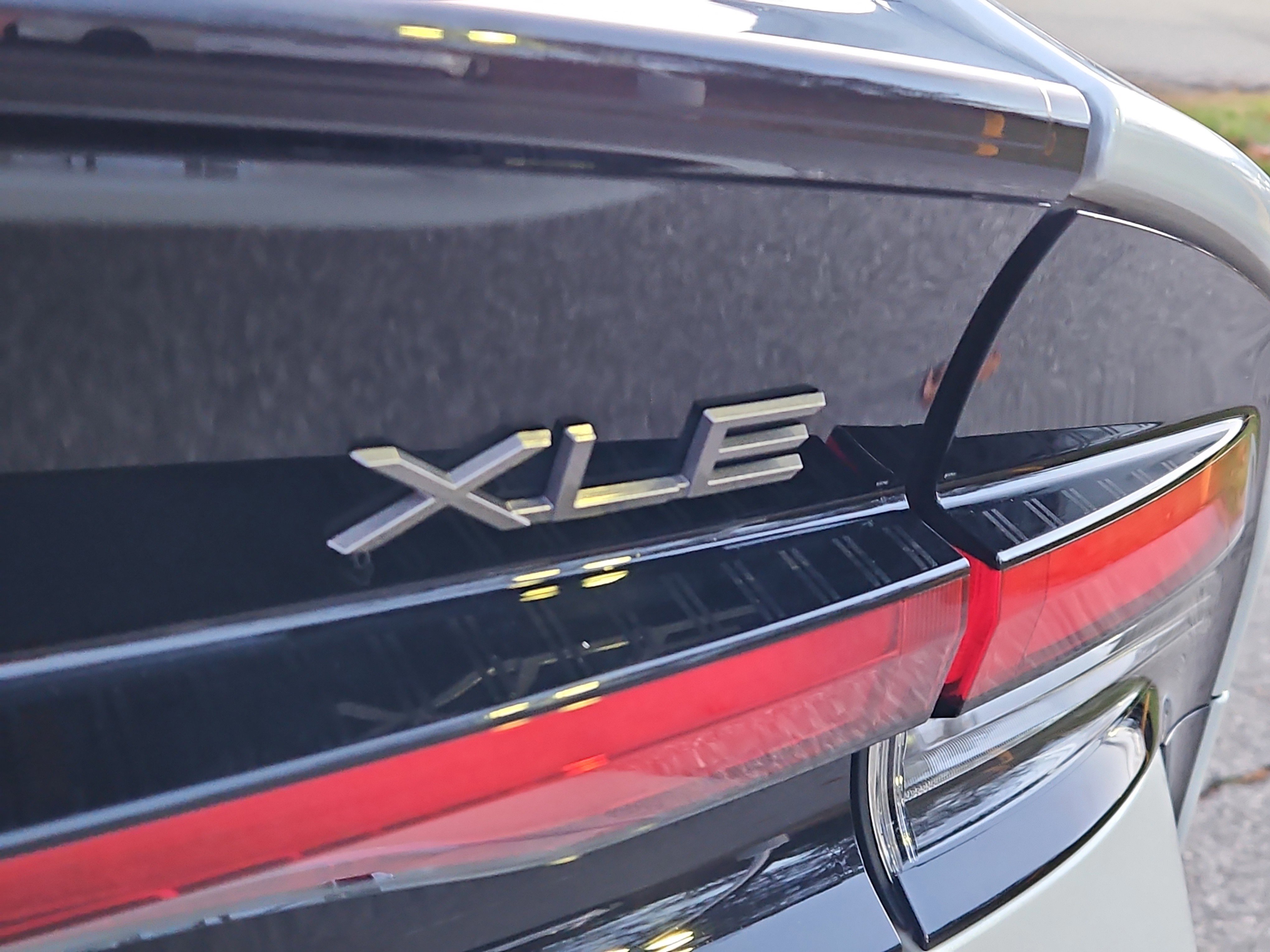 Used 2024 Toyota Prius XLE image 12