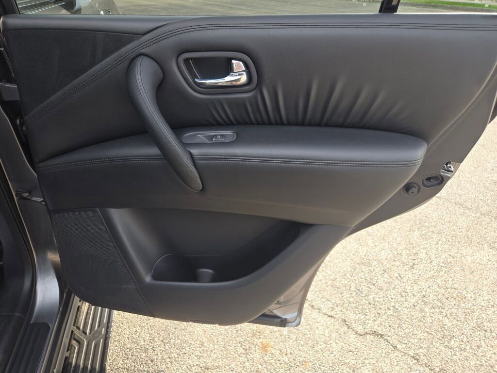 Used 2024 Nissan Armada SV image 10