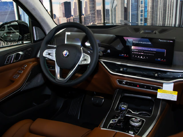 New 2026 BMW ALPINA XB7 AWD/4WD image 15