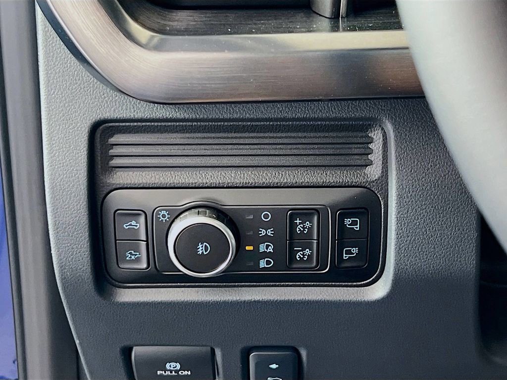 New 2026 Ford F250 Lariat w/ Black Appearance Package image 19