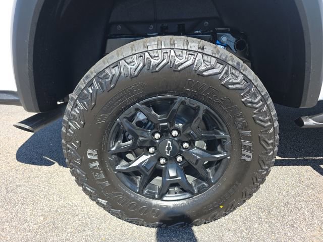 New 2026 Chevrolet Colorado ZR2 w/ Midnight Edition AWD/4WD image 10