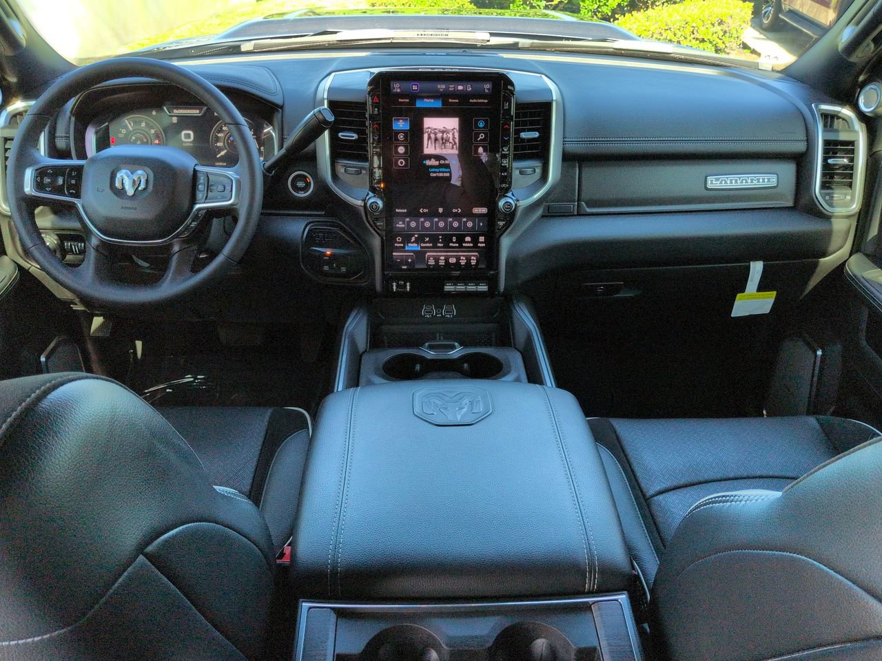 Certified 2025 RAM 2500 Laramie AWD/4WD image 14