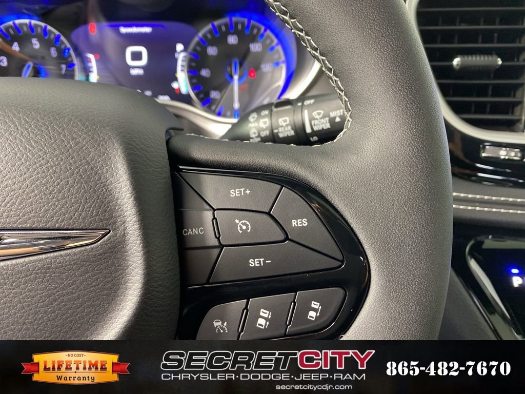 New 2026 Chrysler Pacifica Select w/ S Appearance Package image 17
